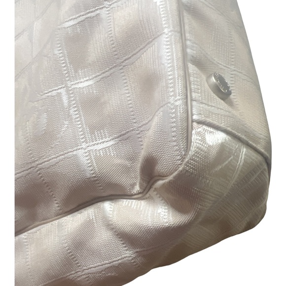 🔥🔥CHANEL Tavel Line Beige GM Tote 🔥🔥 - Picture 9 of 15